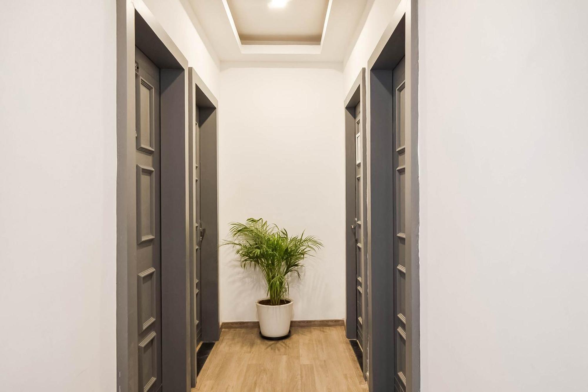 Super Townhouse Lords Inn Regency Mānglia Dış mekan fotoğraf